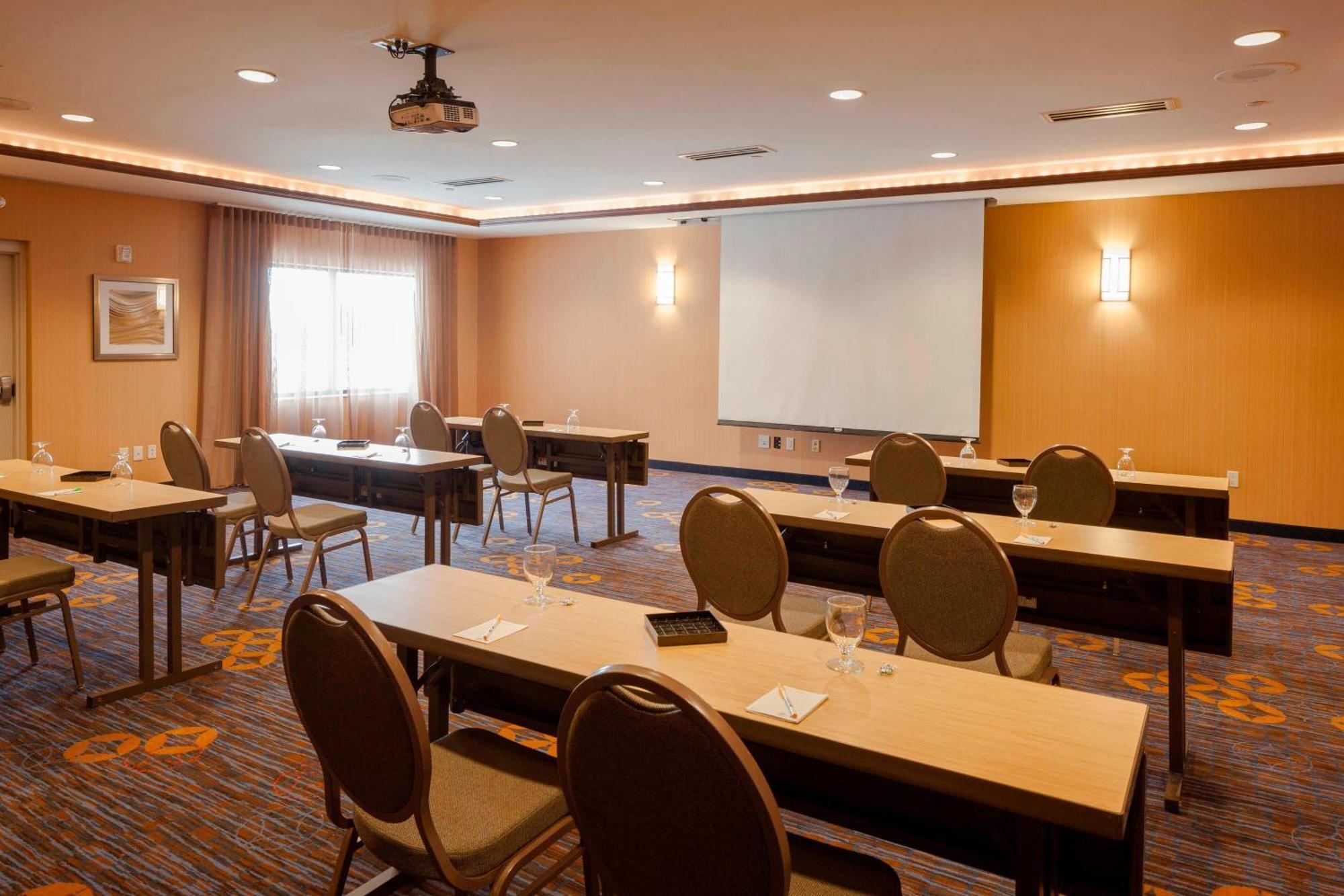 Courtyard By Marriott Madison West / Middleton Hotel Exterior foto