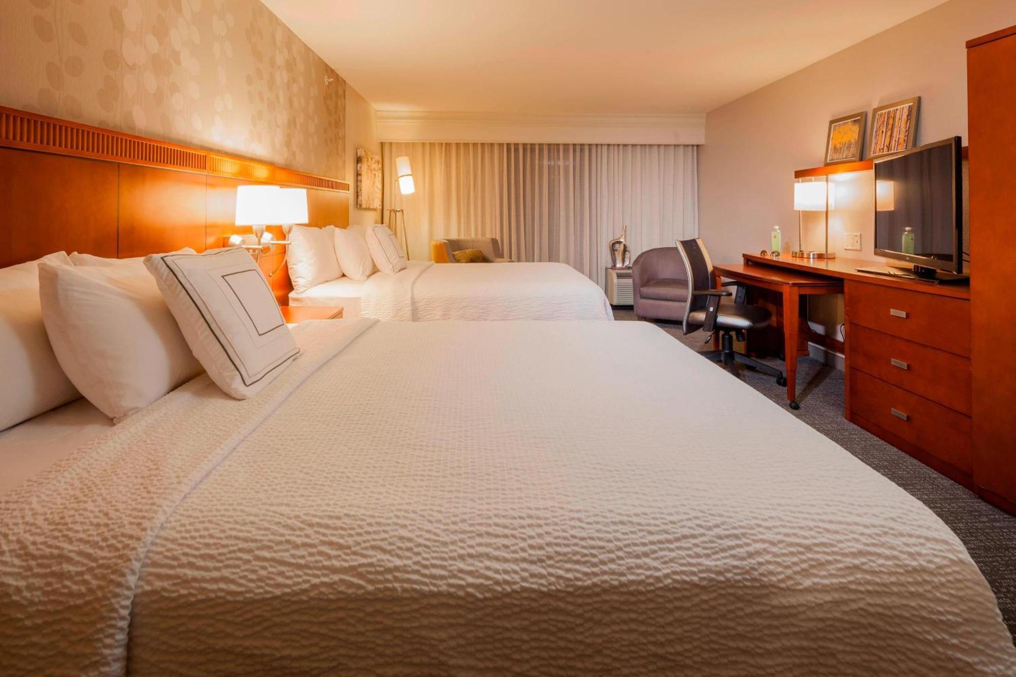 Courtyard By Marriott Madison West / Middleton Hotel Exterior foto