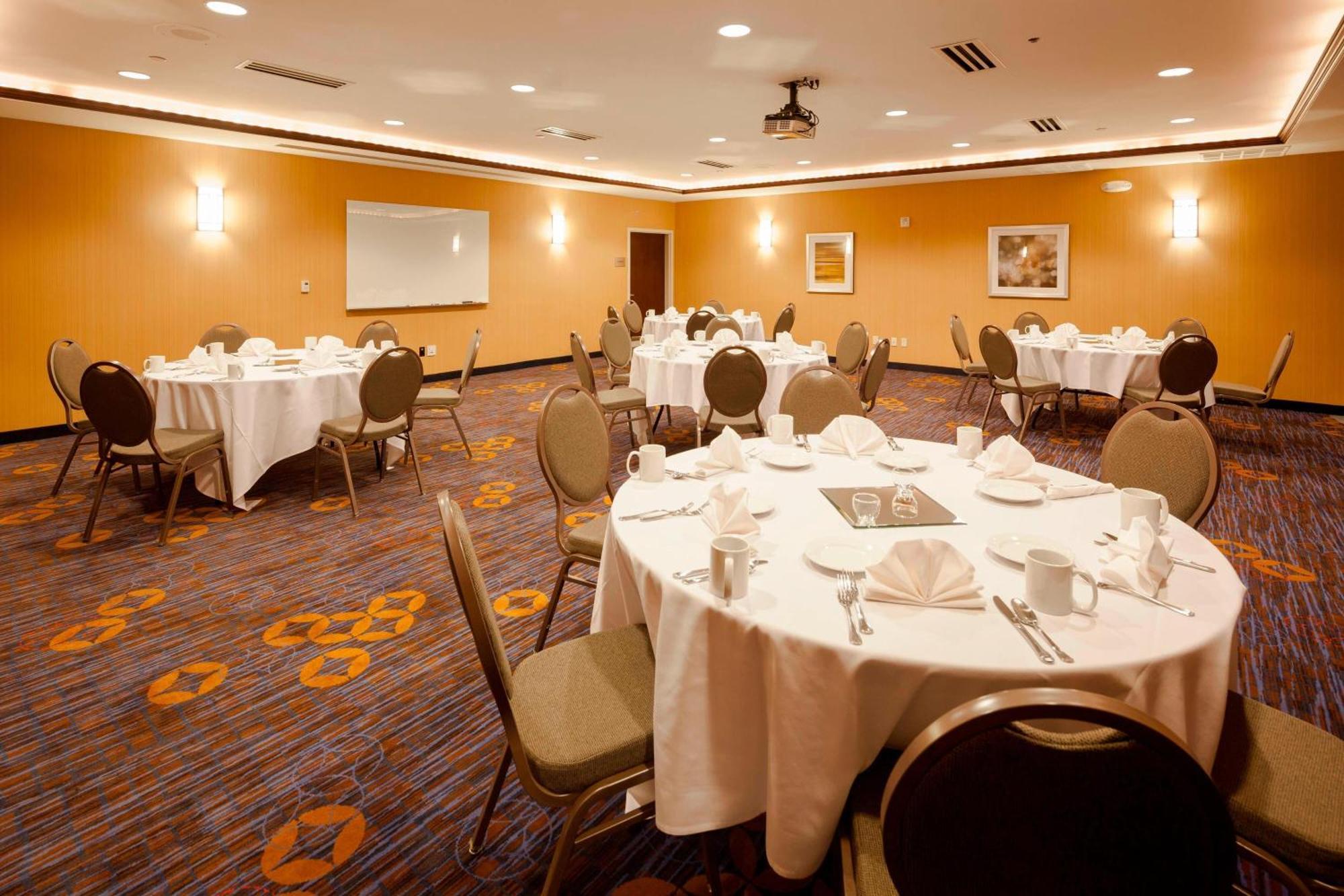 Courtyard By Marriott Madison West / Middleton Hotel Exterior foto