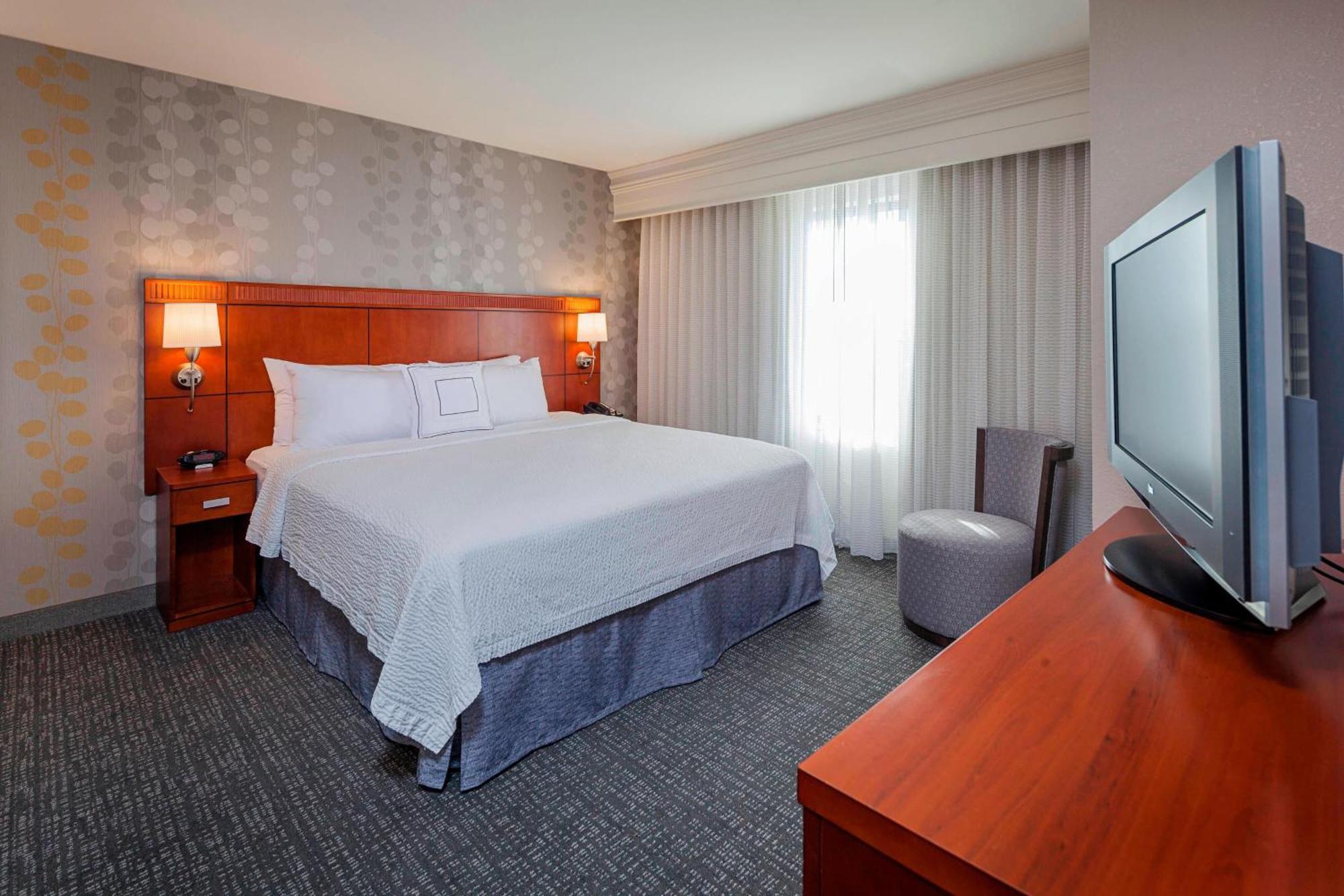 Courtyard By Marriott Madison West / Middleton Hotel Exterior foto