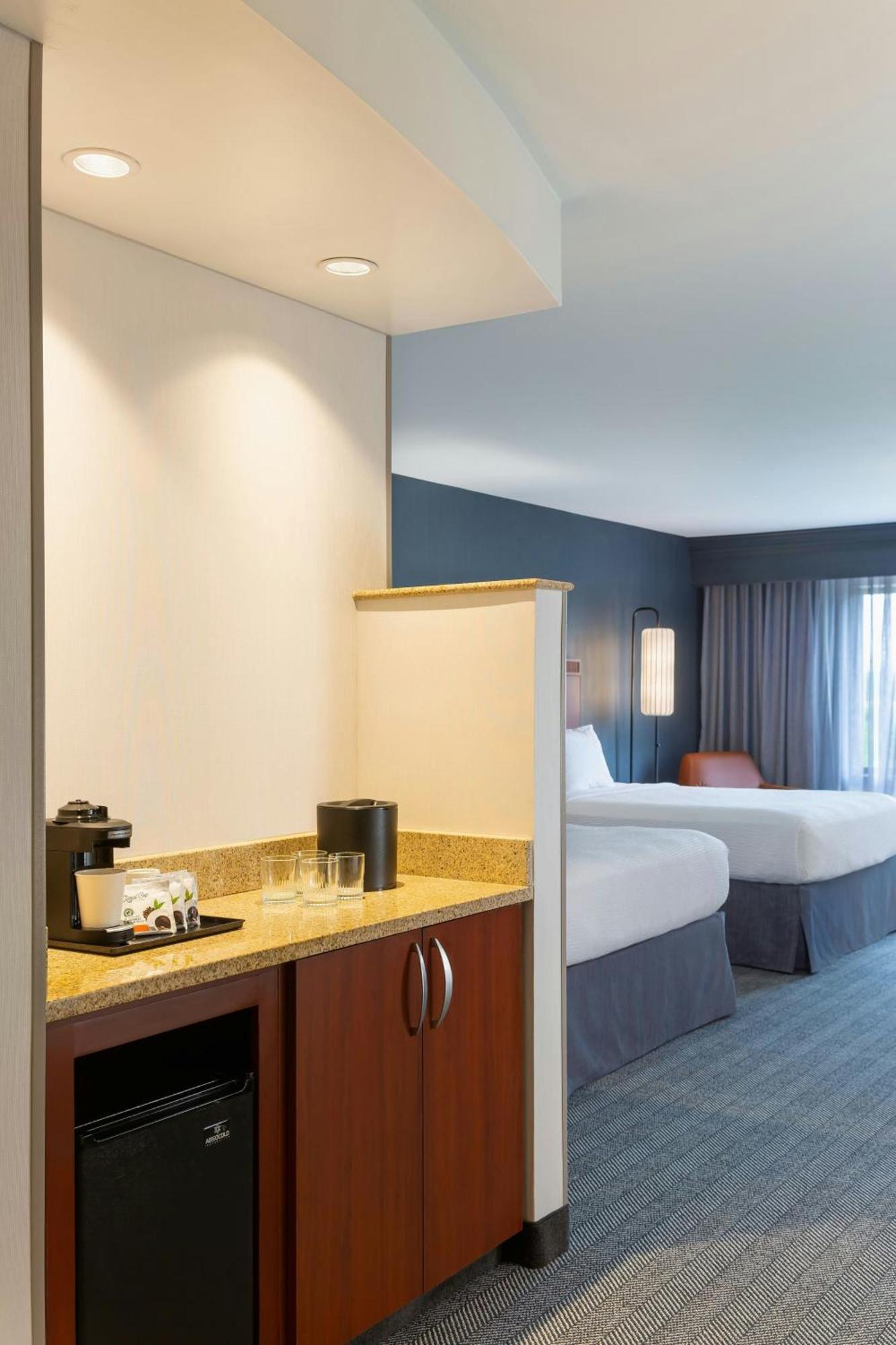 Courtyard By Marriott Madison West / Middleton Hotel Exterior foto